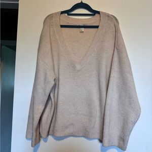 V-Neck Women's Oversized Sweater in Light Pink